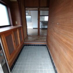 (玄関)